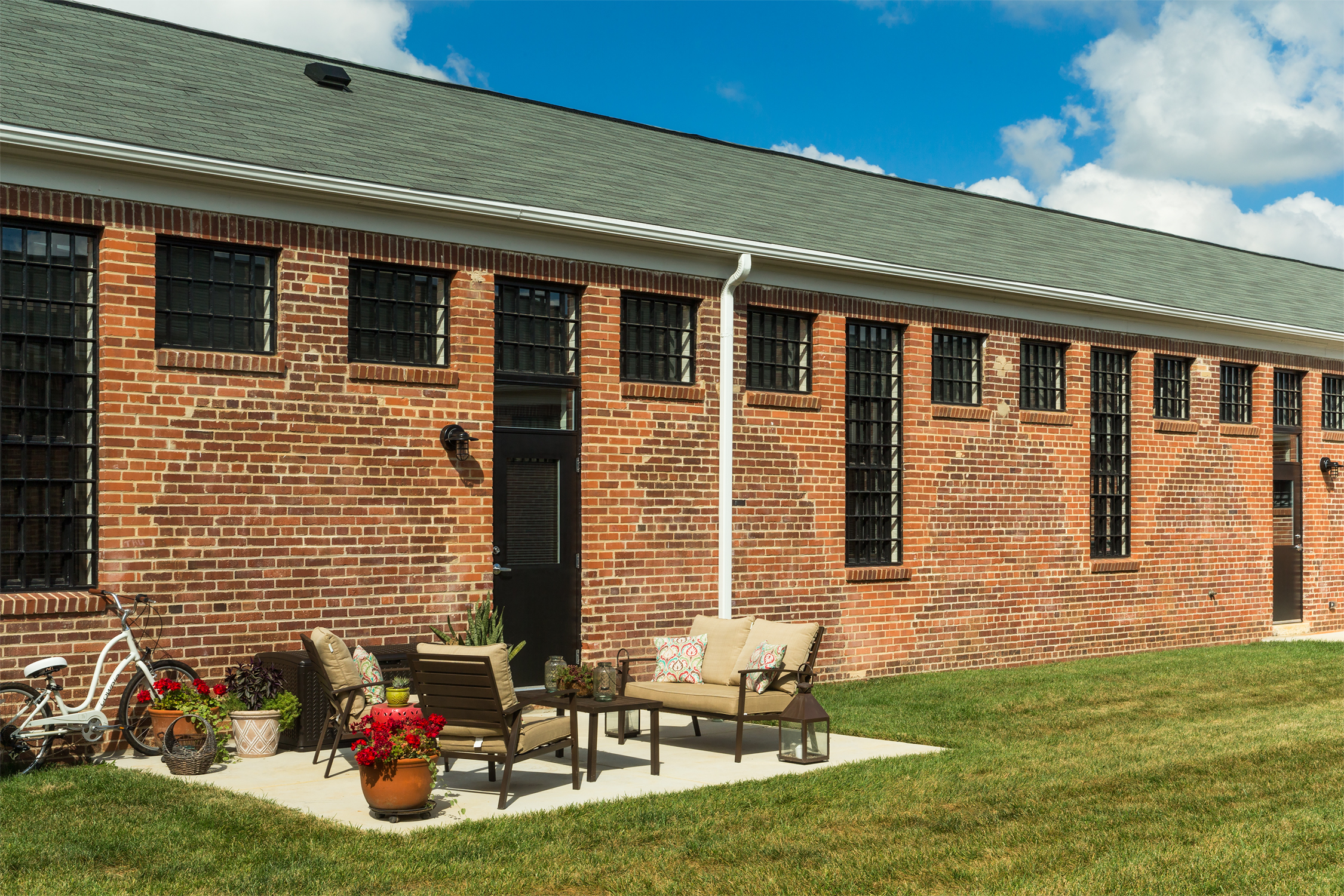 Liberty Crest Exterior